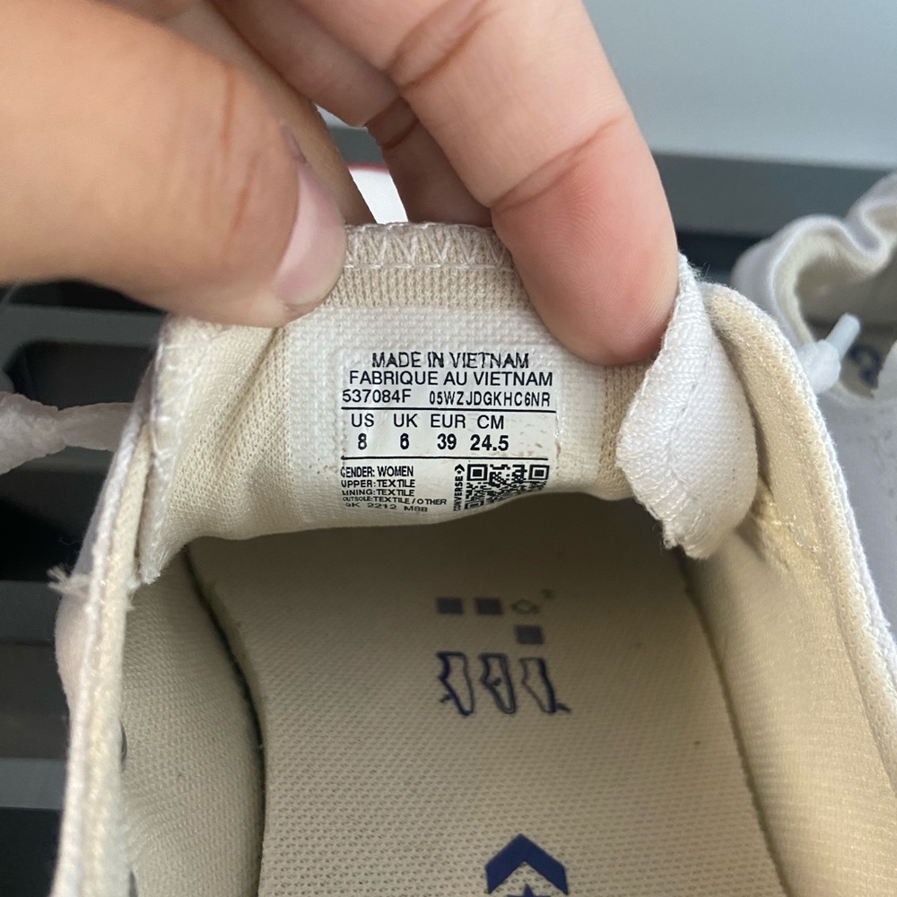 Converse - Picture 4 of 4